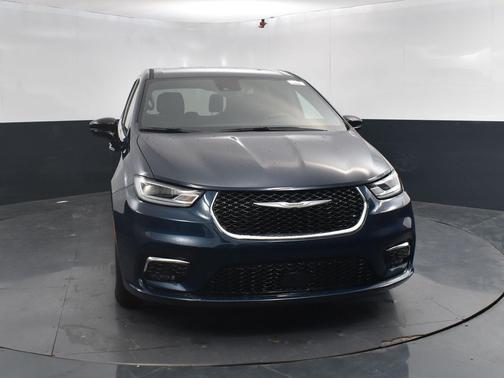 2025 Chrysler Pacifica L