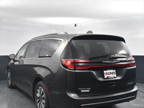 2021 Chrysler Pacifica Hybrid Touring L