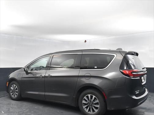 2021 Chrysler Pacifica Hybrid Touring L