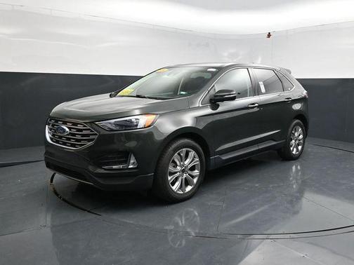 Green Metallic 2024 Ford Edge Titanium