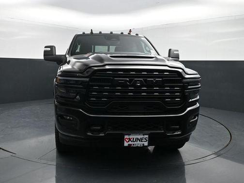 Diamond Black Crystal Pearlcoat 2026 RAM 2500 Limited Crew Cab 4x4 6'4' Box