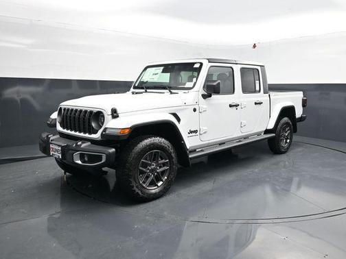 Bright White Clearcoat 2026 Jeep Gladiator Sport S