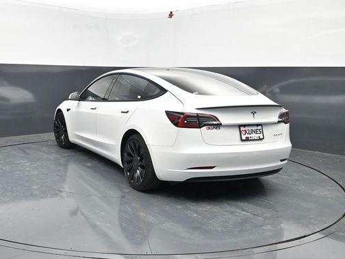 Pearl White Multi-Coat 2023 Tesla Model 3 Performance