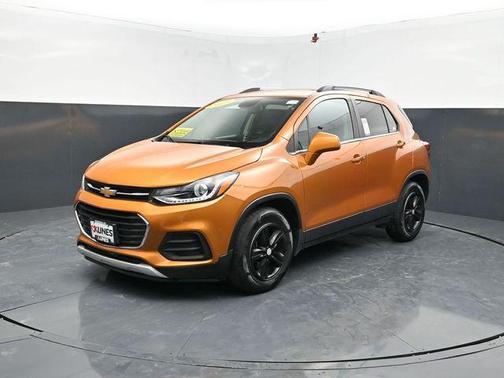 Orange Burst Metallic 2017 Chevrolet Trax LT