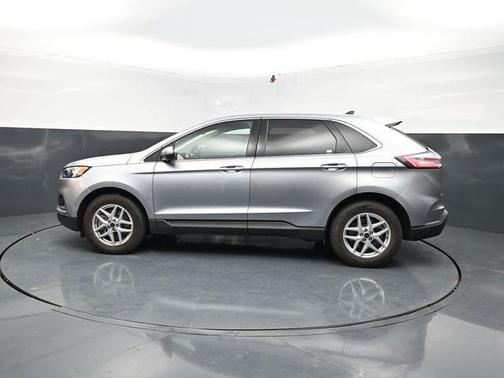 Silver Metallic 2024 Ford Edge SEL