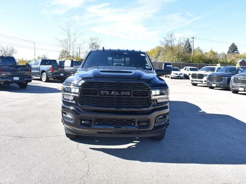 2024 RAM 3500 Limited Crew Cab 4x4 8' Box