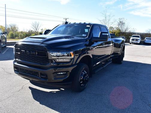 2024 RAM 3500 Limited Crew Cab 4x4 8' Box