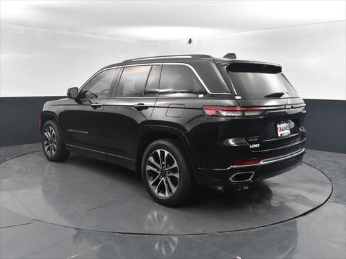 2022 Jeep Grand Cherokee Overland