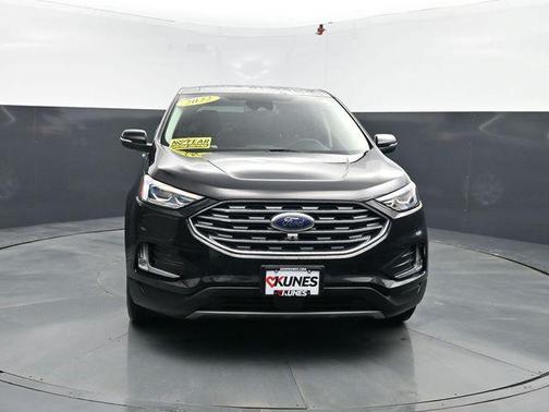 Black Metallic 2022 Ford Edge Titanium