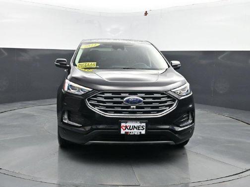 Black Metallic 2022 Ford Edge Titanium