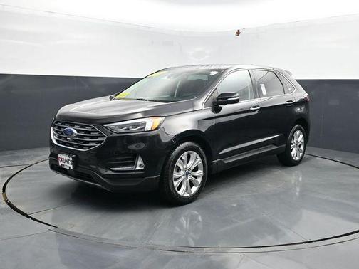 Black Metallic 2022 Ford Edge Titanium