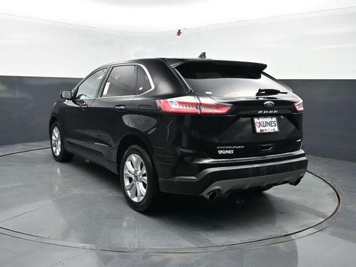 Black Metallic 2022 Ford Edge Titanium