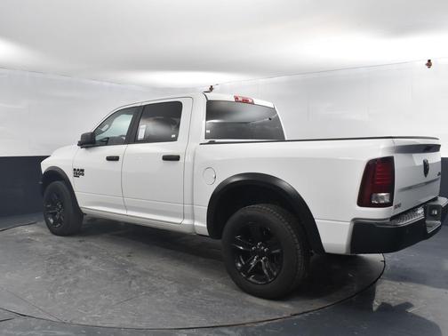 2024 RAM 1500 Classic Warlock Crew Cab 4x4 5'7' Box