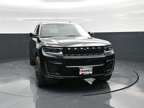 Diamond Black Crystal Pearlcoat 2026 Jeep Grand Cherokee Limited