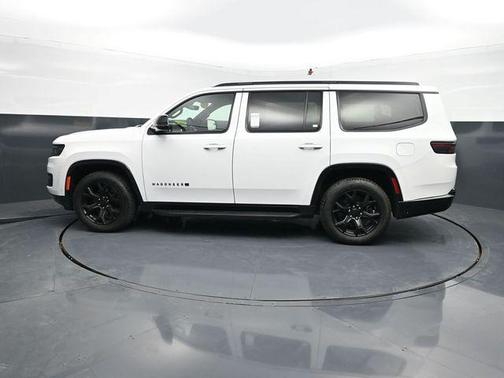 Bright White Clearcoat 2024 Jeep Wagoneer Series II Carbide