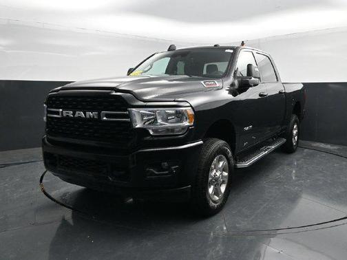 Diamond Black Crystal Pearlcoat 2024 RAM 2500 Big Horn Crew Cab 4x4 6'4' Box