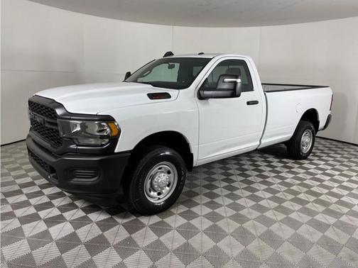 Diamond Black Crystal Pearlcoat 2024 RAM 2500 Big Horn Crew Cab 4x4 6'4' Box