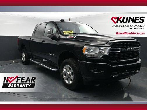 Diamond Black Crystal Pearlcoat 2024 RAM 2500 Big Horn Crew Cab 4x4 6'4' Box