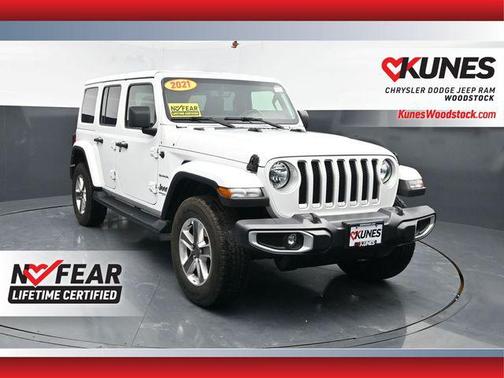 Bright White Clearcoat 2021 Jeep Wrangler Unlimited Sahara