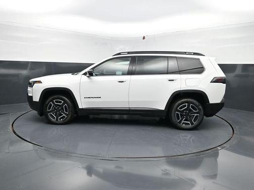 Bright White Clearcoat 2026 Jeep Cherokee Laredo 4x4