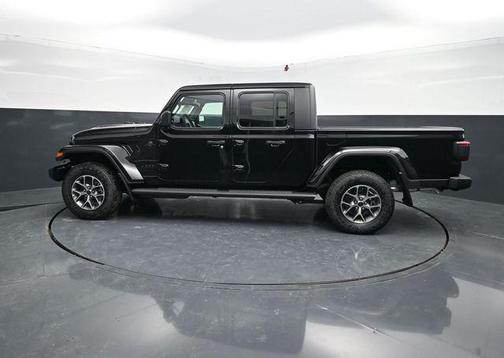 Black Clearcoat 2026 Jeep Gladiator Sport S