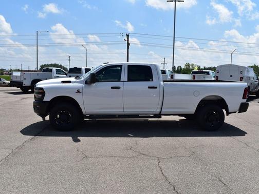 2025 RAM 2500 Tradesman Crew Cab 4x4 8' Box
