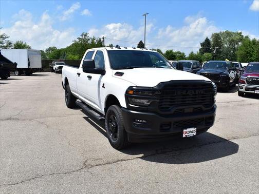 2025 RAM 2500 Tradesman Crew Cab 4x4 8' Box
