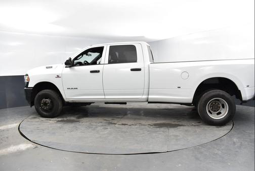 2022 RAM 3500 Tradesman Crew Cab 4x4 8' Box