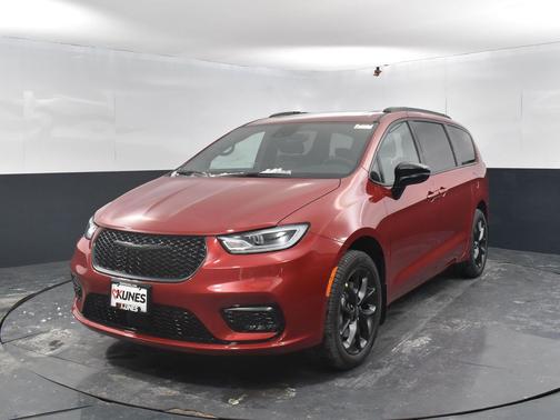 2026 Chrysler Pacifica L