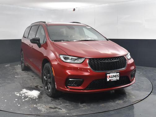 2026 Chrysler Pacifica L