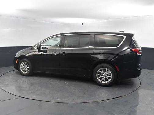 2025 Chrysler Pacifica L