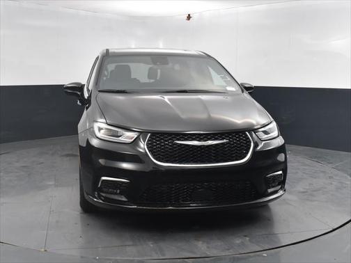 2025 Chrysler Pacifica L