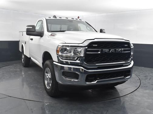 2024 RAM 3500 Tradesman Regular Cab 4x4 8' Box