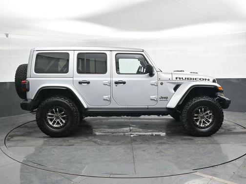 Silver Zynith Clearcoat 2024 Jeep Wrangler Rubicon 392