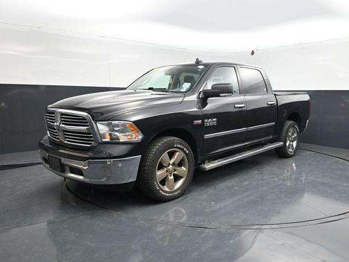 Brilliant Black Crystal Pearlcoat 2017 RAM 1500 Big Horn
