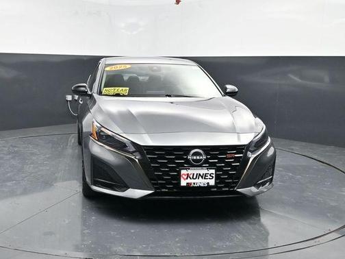 Gun Metallic 2025 Nissan Altima SR FWD