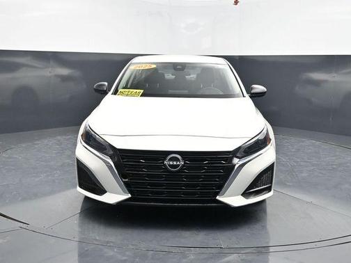 Glacier White 2025 Nissan Altima 2.5 SV