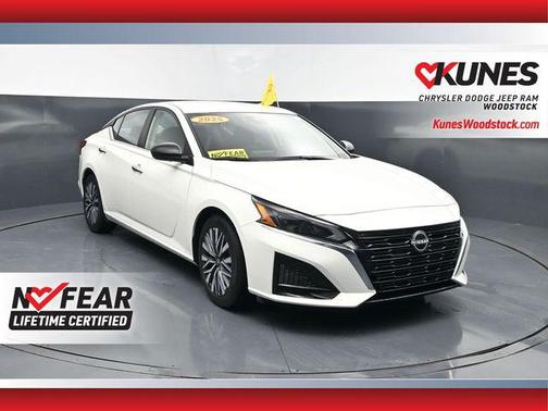 Glacier White 2025 Nissan Altima 2.5 SV