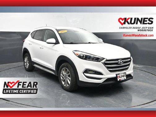 Dazzling White 2017 Hyundai TUCSON SE
