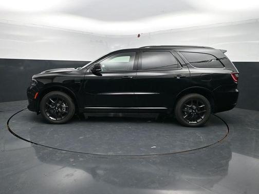DB Black Crystal Clearcoat 2026 Dodge Durango GT Plus
