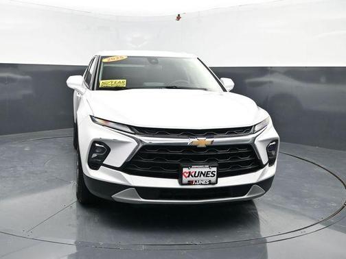 Summit White 2025 Chevrolet Blazer 2LT