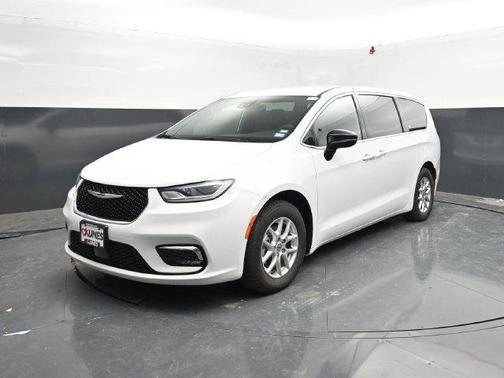 Bright White Clearcoat 2025 Chrysler Pacifica L