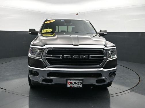Granite Crystal Metallic Clearcoat 2019 RAM 1500 Big Horn