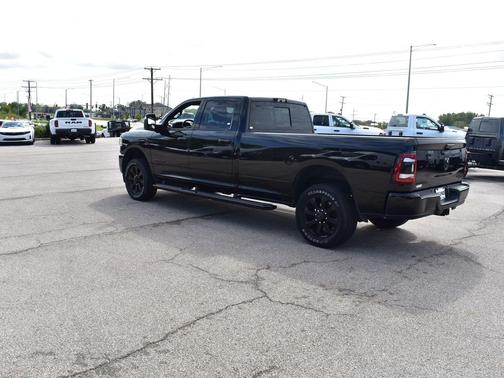 2023 RAM 3500 Laramie Crew Cab 4x4 8' Box