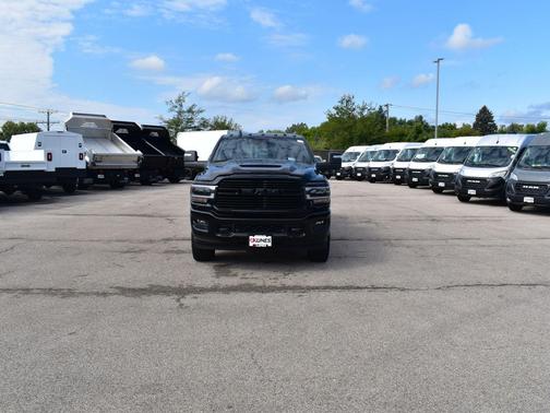 2023 RAM 3500 Laramie Crew Cab 4x4 8' Box