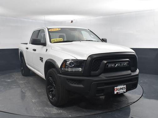 2024 RAM 1500 Classic Warlock Crew Cab 4x4 5'7' Box