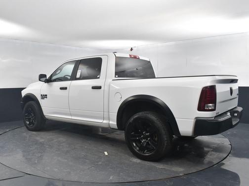 2024 RAM 1500 Classic Warlock Crew Cab 4x4 5'7' Box