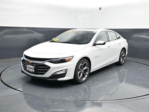 Summit White 2024 Chevrolet Malibu FWD 1LT