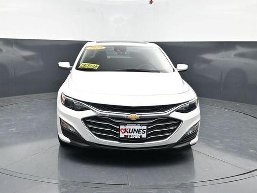 Summit White 2024 Chevrolet Malibu FWD 1LT