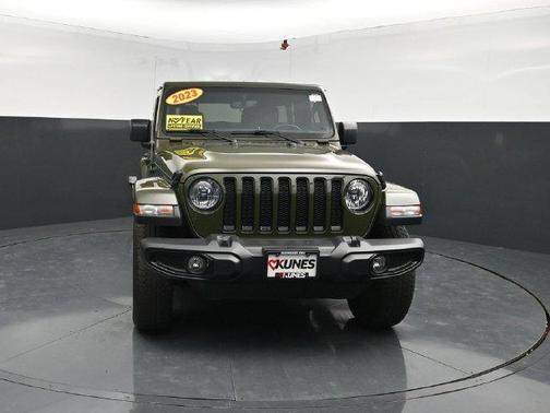 Sarge Green Clearcoat 2023 Jeep Wrangler 4-Door Sahara Altitude